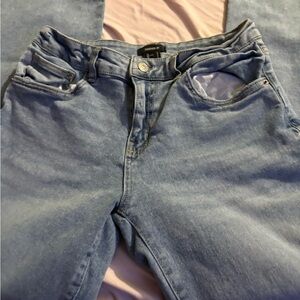 2/35$🍓⭐️Forever 21 Women’s Light Blue Relaxed Jeans